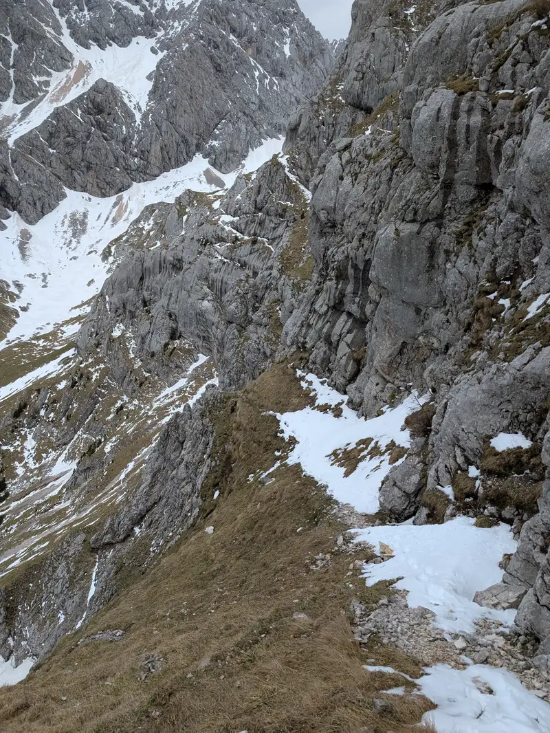 Path to Dolci, could be more manageable without that snow. Trail however is crumbly in places and exposed, focused is required on the way.