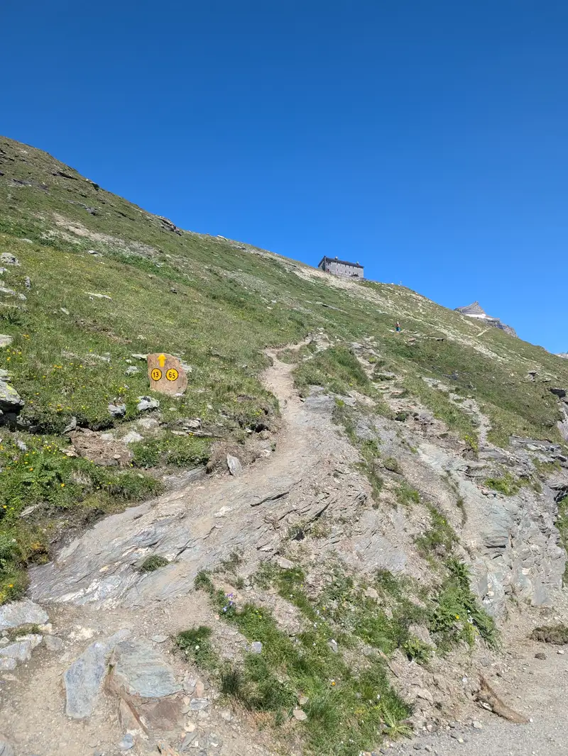 Trail 13 is to be followed till the hut and in the morning as far as 'Croce Carrel' - Cross which is dedicated to Jean Antoine Carrel.