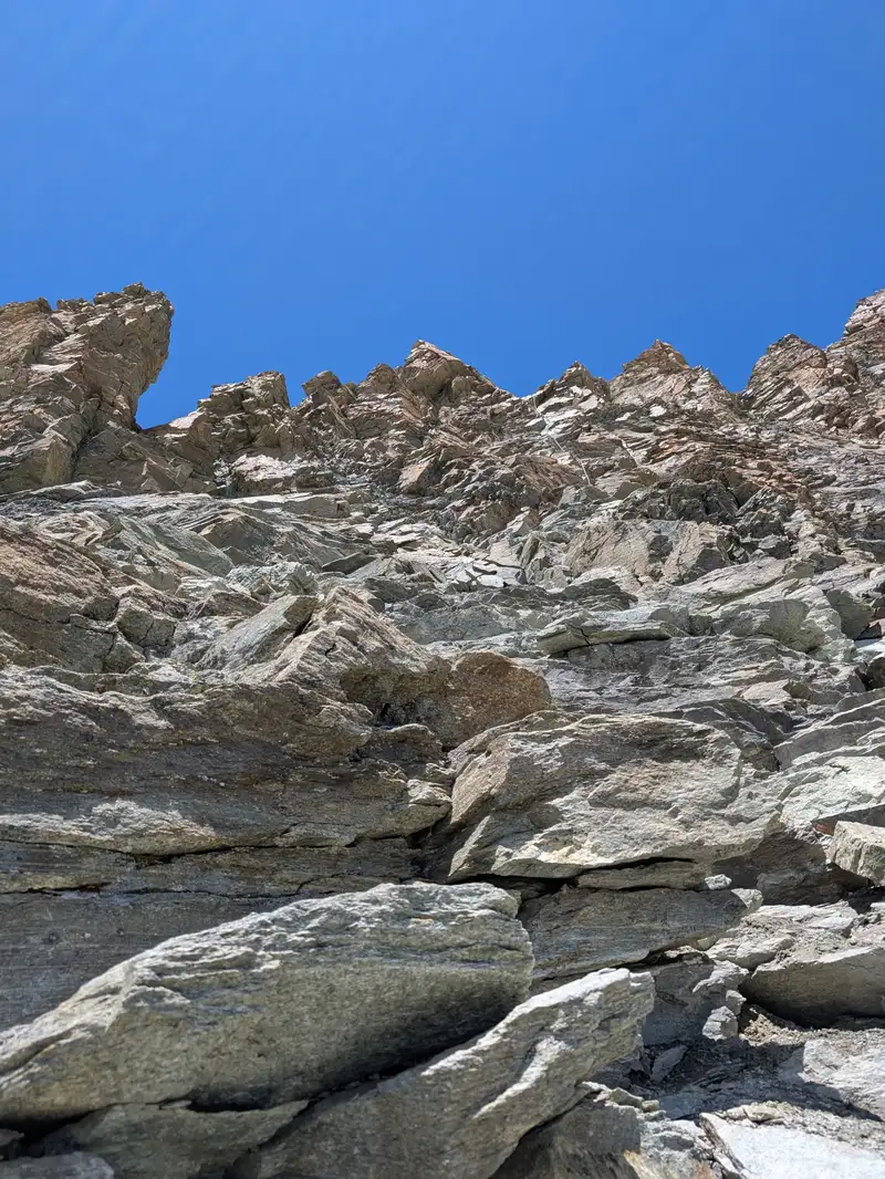 Now up and up to get to the bottom of that 60m chain which leads back to the ridge.