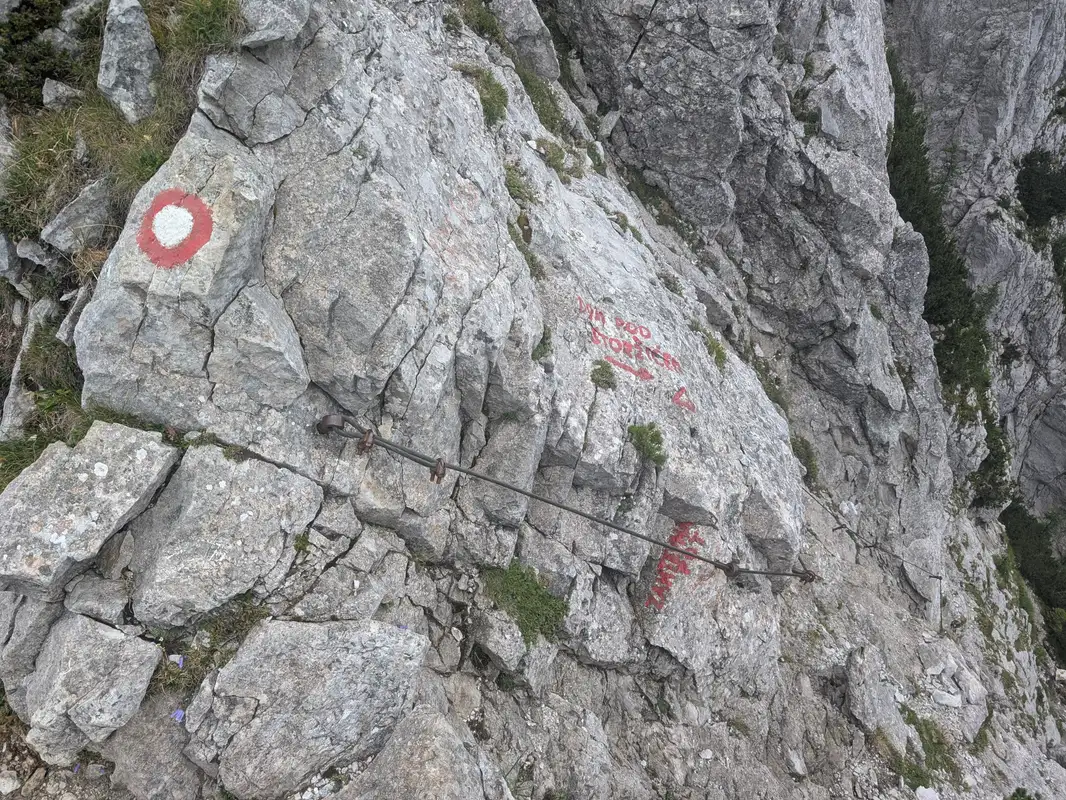 Exit/entrance of Žrelo trail, reaching the main ridge and joining normal route to the top.