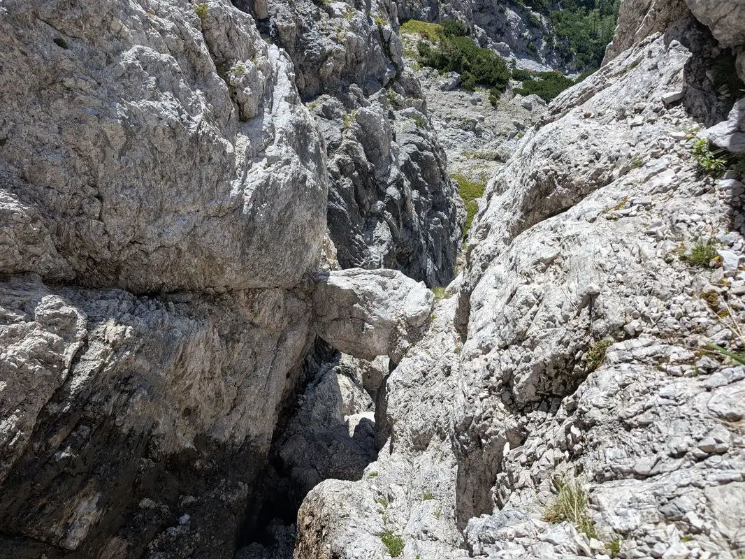 Jammed block of rock where the second belay is.